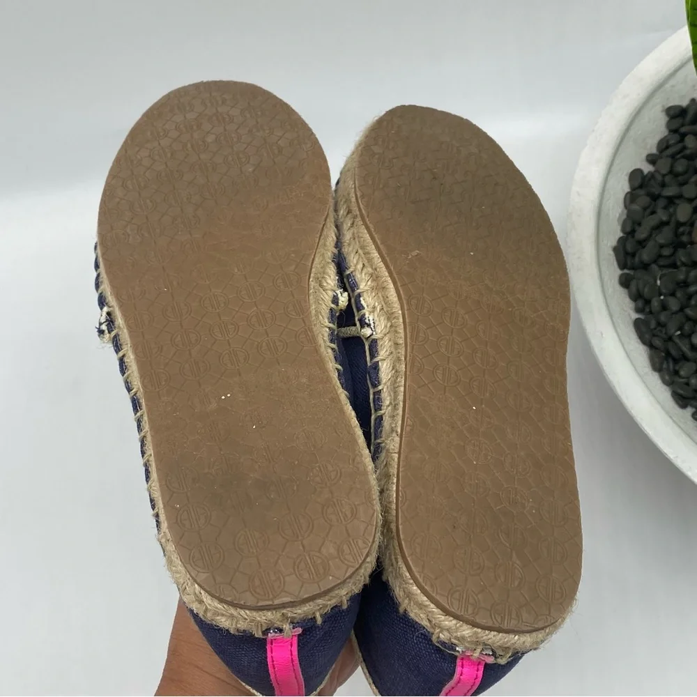 Lilly Pulitzer Lia Espadrille In True Navy with Seahorse print size 6 in EUC